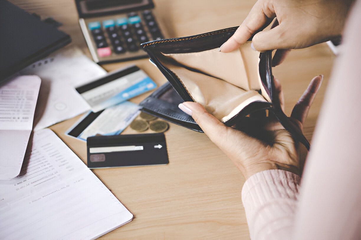 Budgeting Strategies to Avoid Overwhelming Credit Card Debt